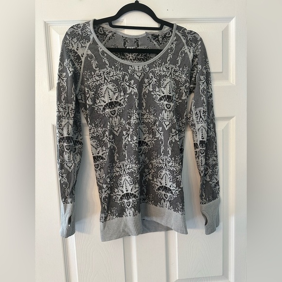 ATHLETIC ESSENTIALS Women’s Gray Black Print Yoga Athletic L/S Top R $79 - Picture 8 of 8